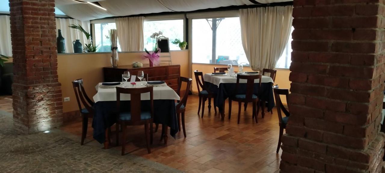 La Regibussa - Hotel Ristorante Asti Exteriör bild
