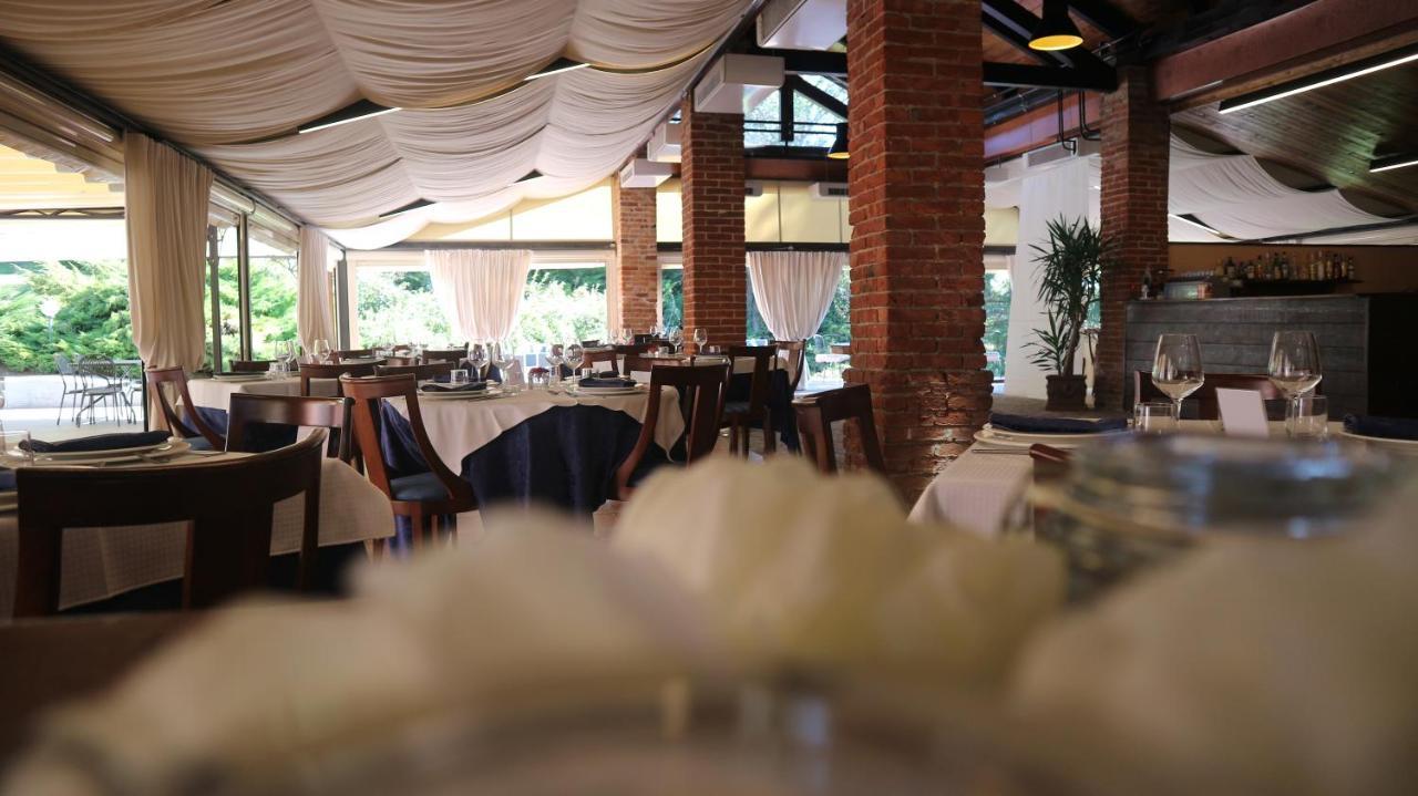 La Regibussa - Hotel Ristorante Asti Exteriör bild