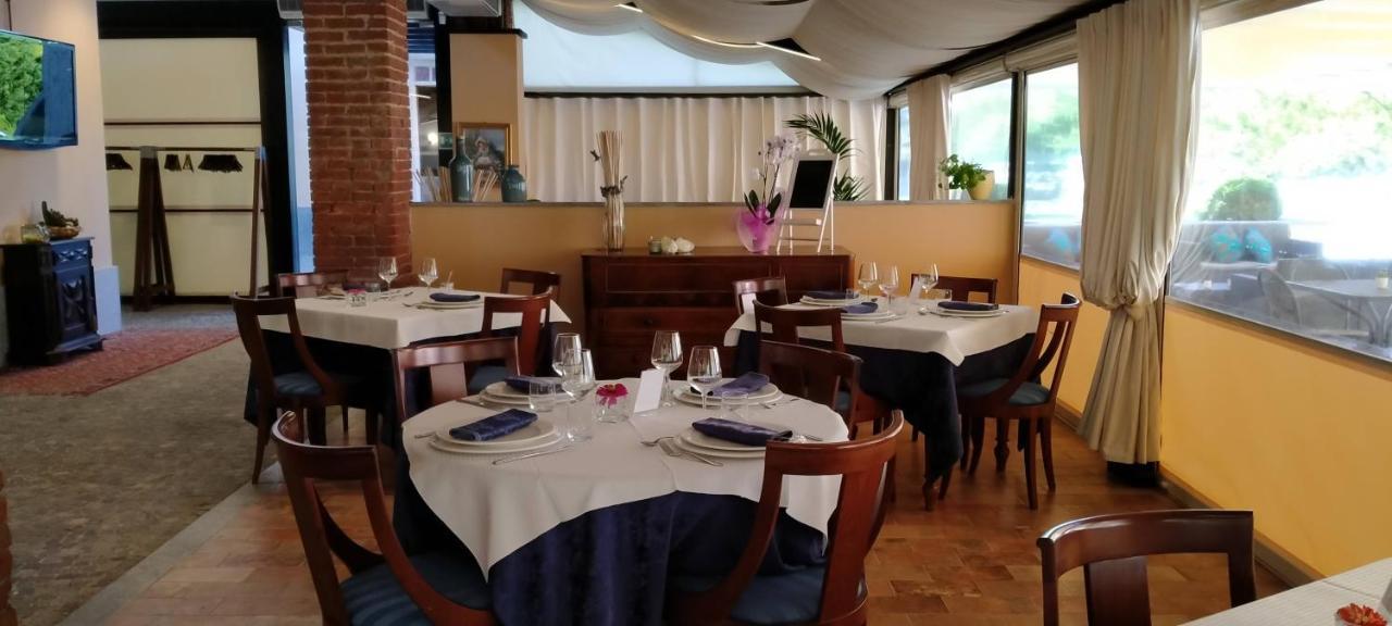 La Regibussa - Hotel Ristorante Asti Exteriör bild