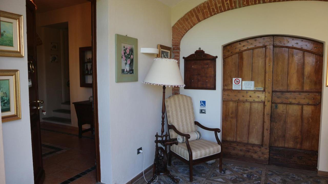 La Regibussa - Hotel Ristorante Asti Exteriör bild