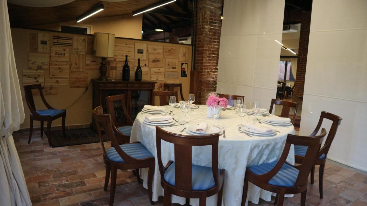 La Regibussa - Hotel Ristorante Asti Exteriör bild