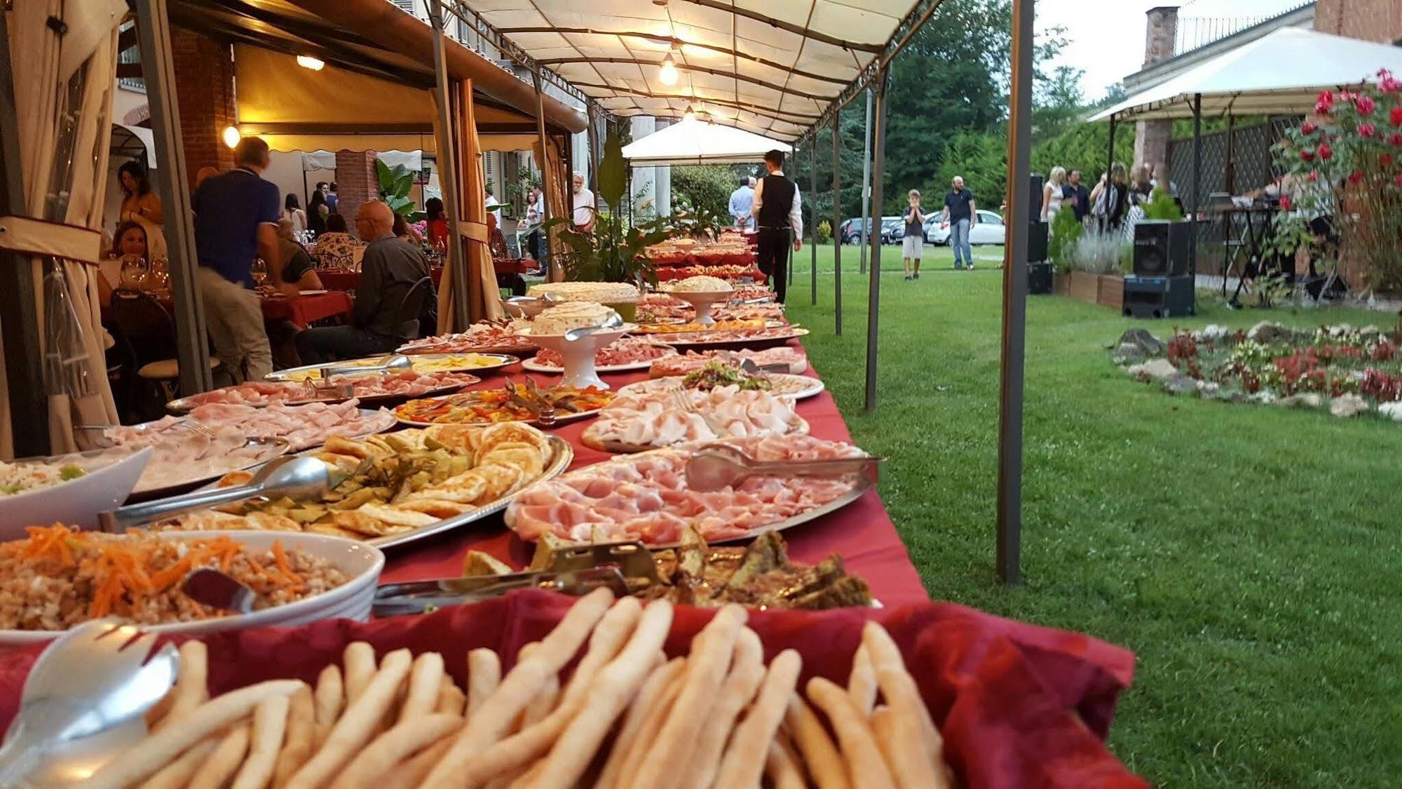 La Regibussa - Hotel Ristorante Asti Exteriör bild
