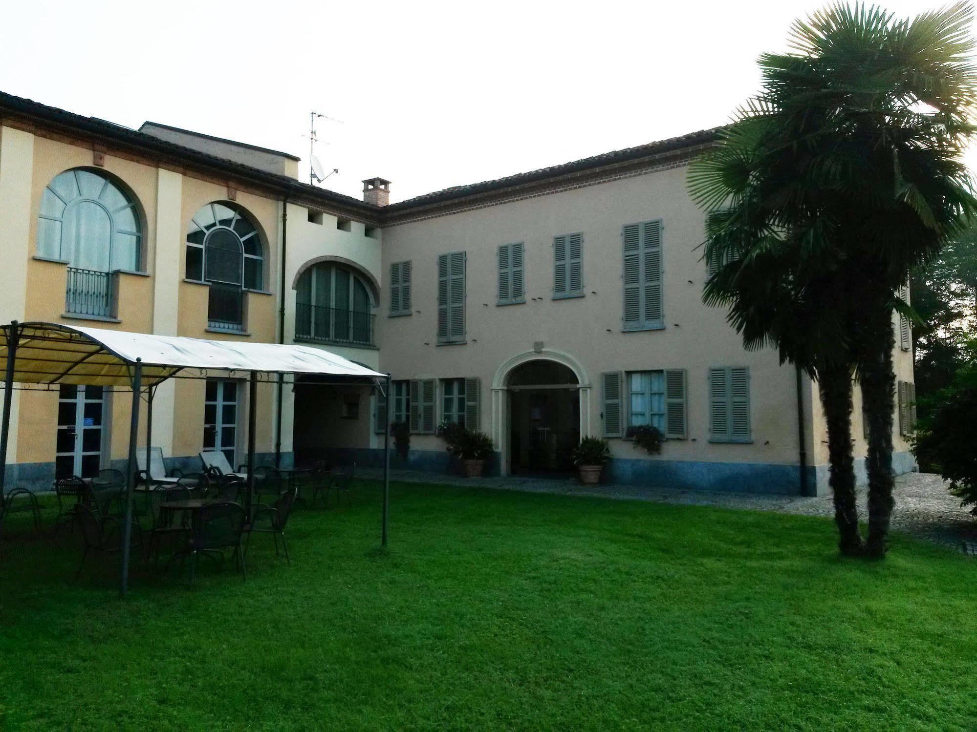 La Regibussa - Hotel Ristorante Asti Exteriör bild