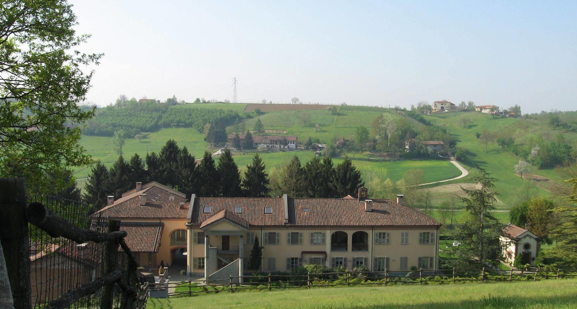 La Regibussa - Hotel Ristorante Asti Exteriör bild